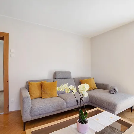 Lia Apartment Merano